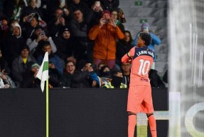 关于德布劳内爆冷击败皇家马德里，出色防守引爆全场！的信息