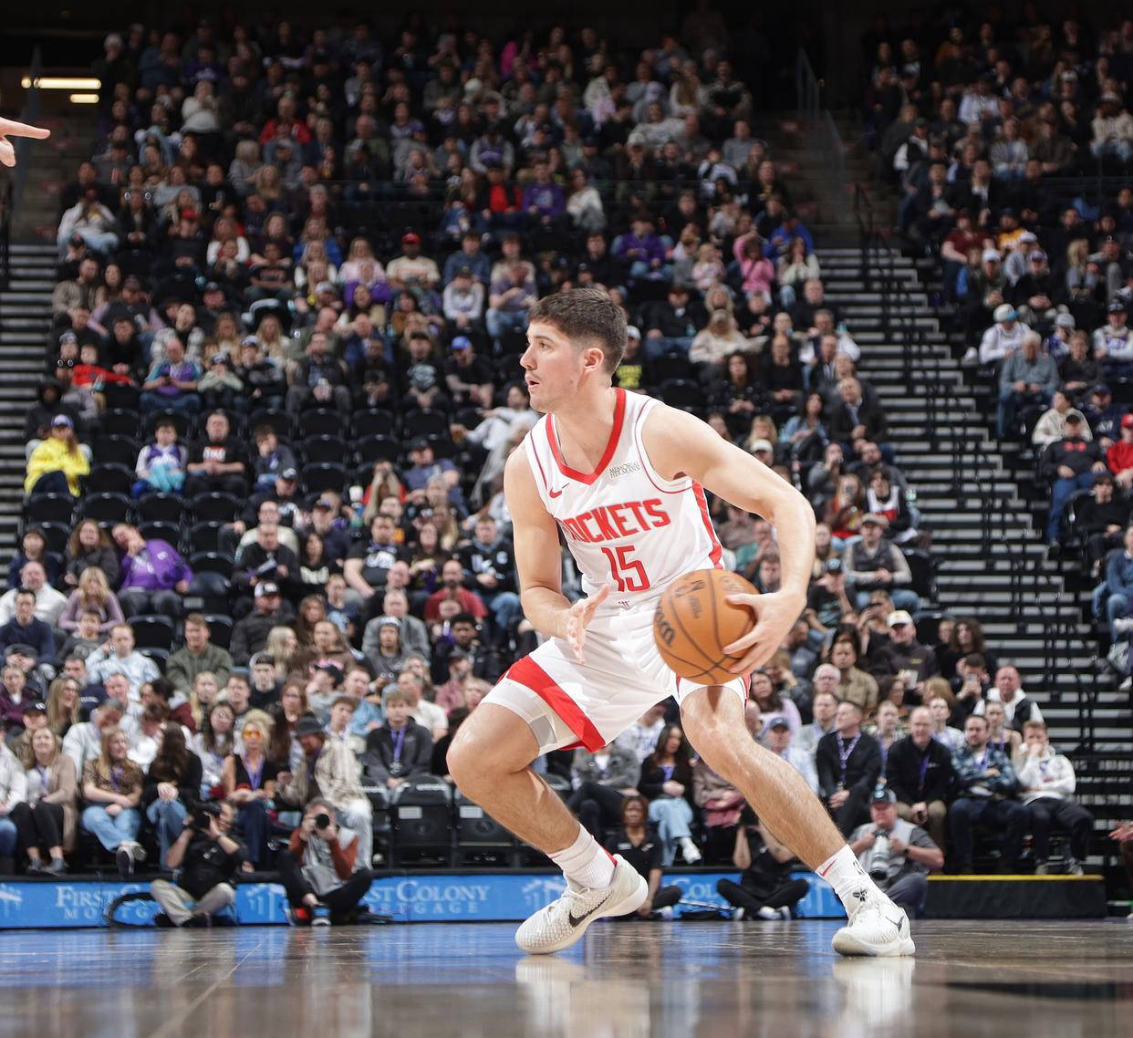 丹佛掘金集结日远射贴柱；志在意大利杯名次提升；质疑声仍在；阵容厚度经受考验的简单介绍